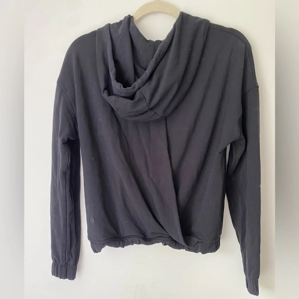 Lululemon Jacket Women’s 4 Black Cropped Hoodie